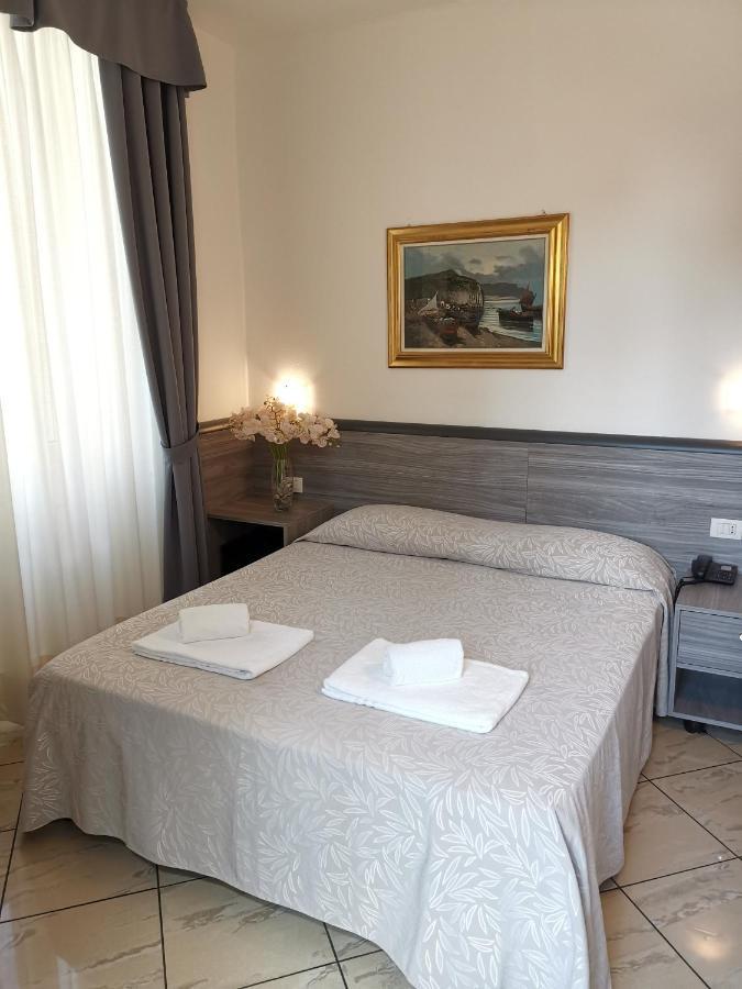 Hotel Brianza Milan Bagian luar foto