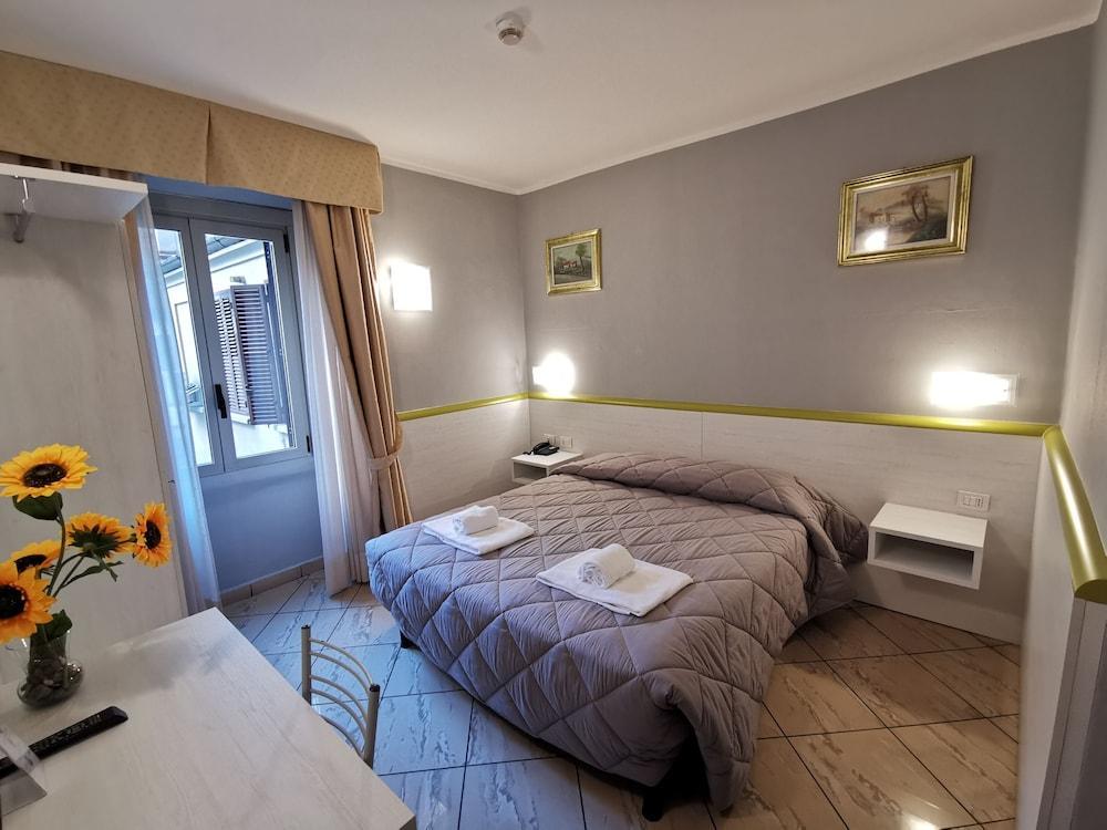 Hotel Brianza Milan Bagian luar foto
