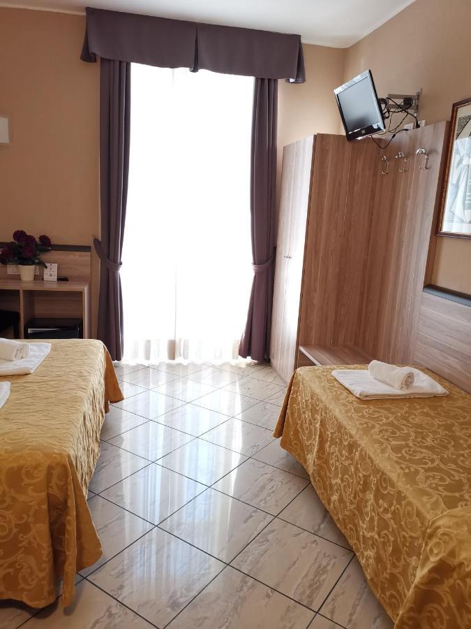 Hotel Brianza Milan Bagian luar foto