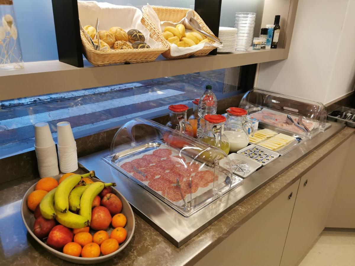 Hotel Brianza Milan Bagian luar foto
