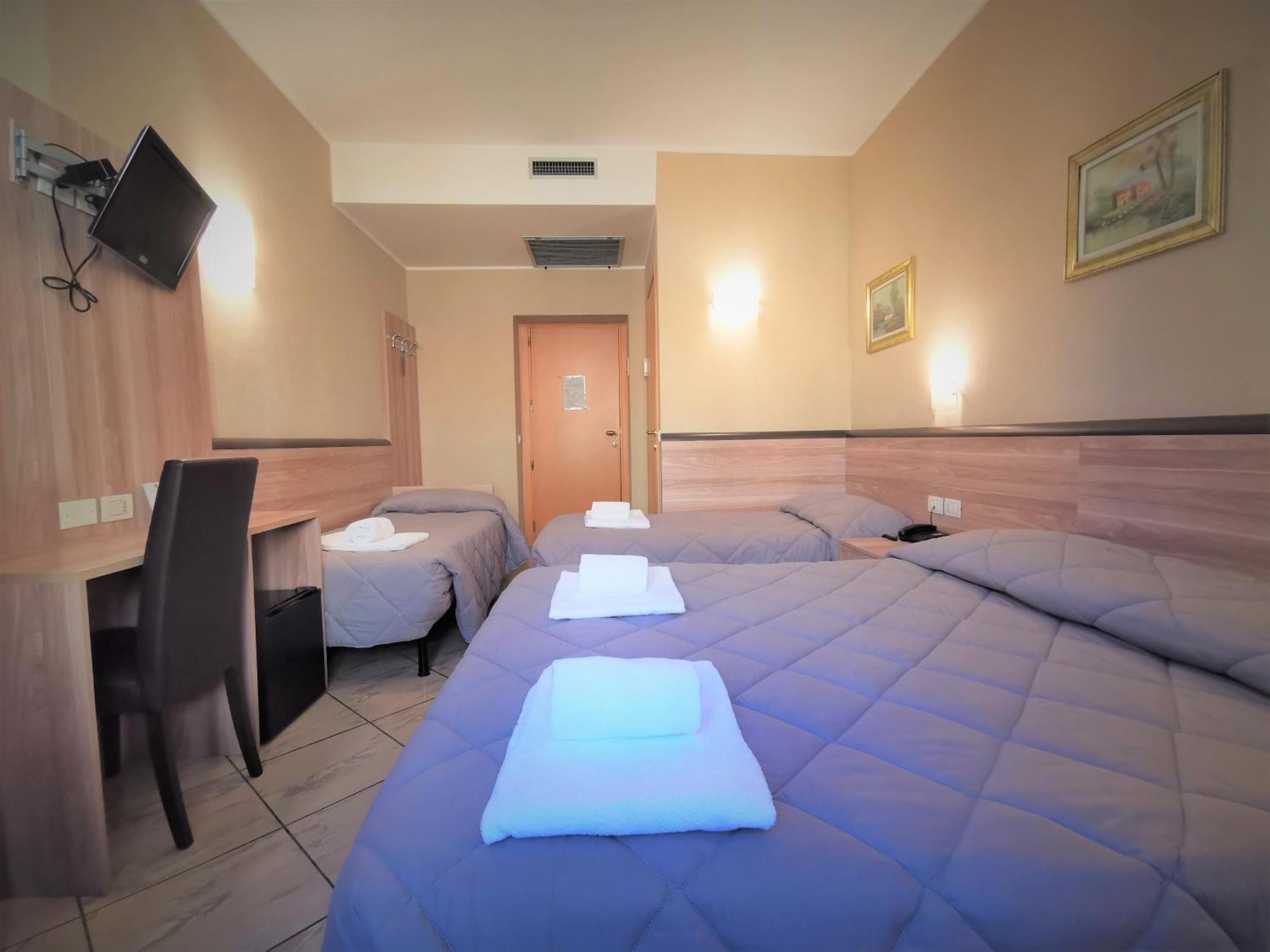 Hotel Brianza Milan Bagian luar foto