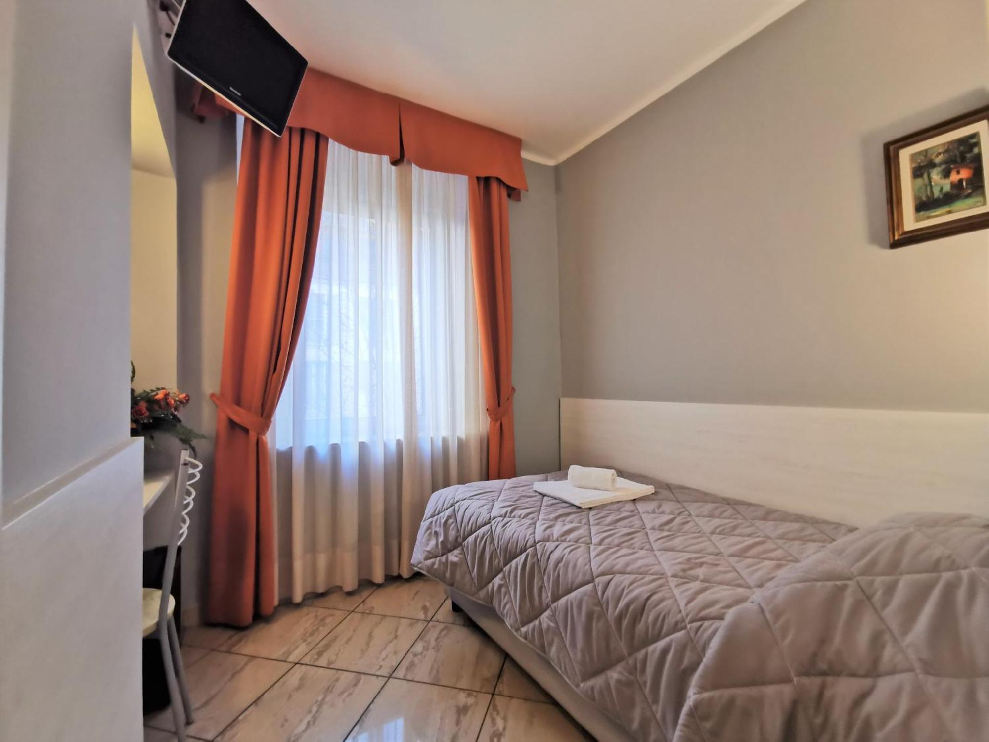 Hotel Brianza Milan Bagian luar foto
