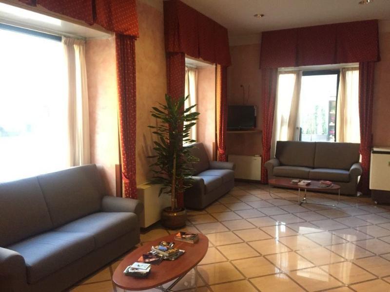 Hotel Brianza Milan Bagian luar foto