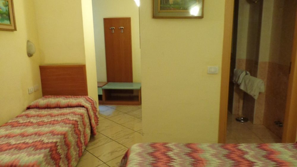 Hotel Brianza Milan Bagian luar foto
