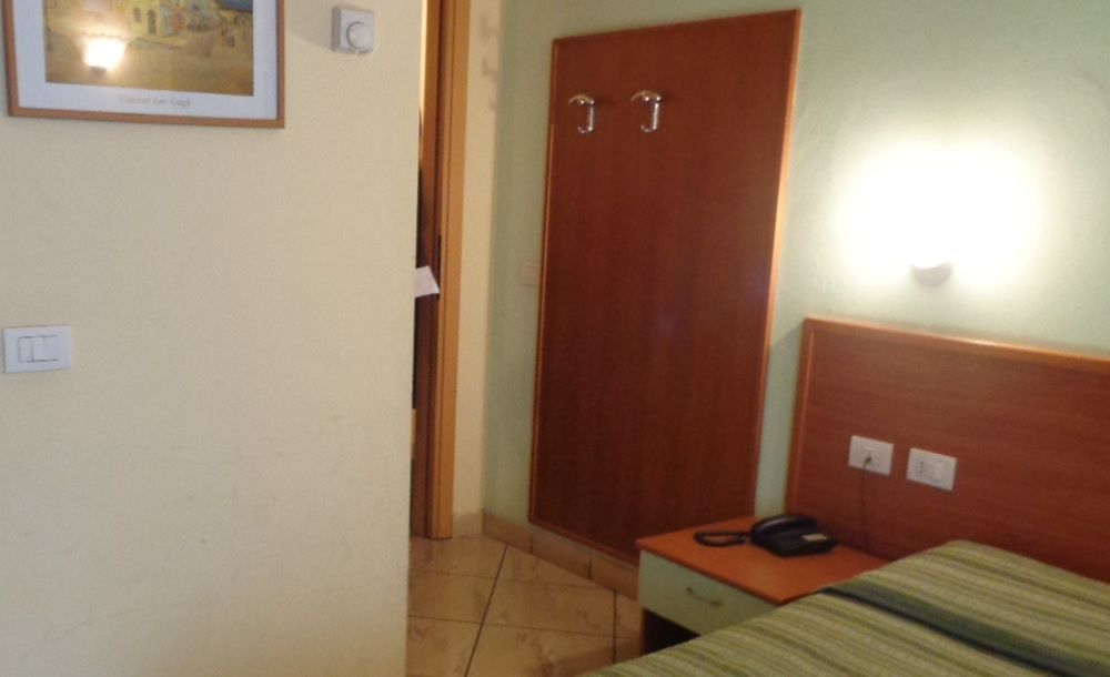 Hotel Brianza Milan Bagian luar foto
