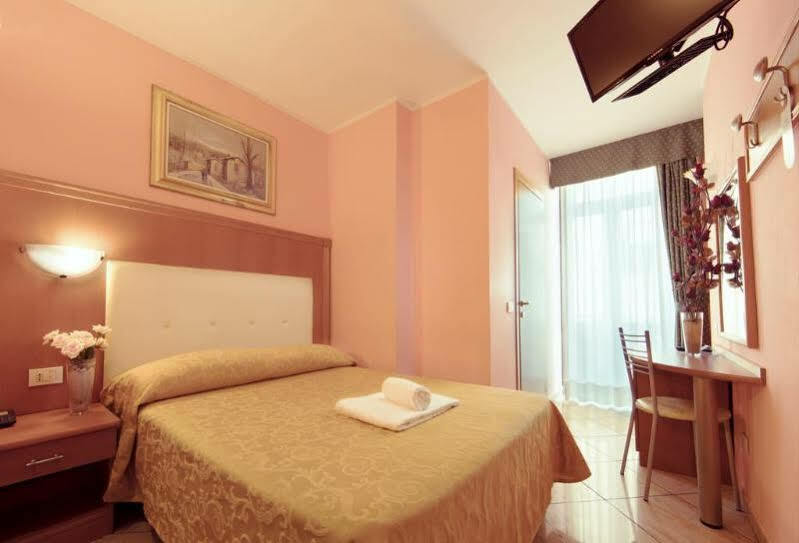 Hotel Brianza Milan Bagian luar foto