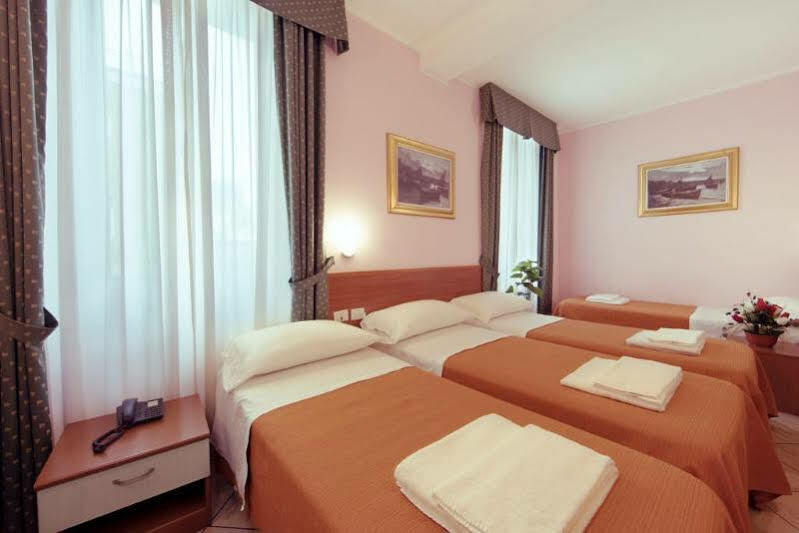 Hotel Brianza Milan Bagian luar foto