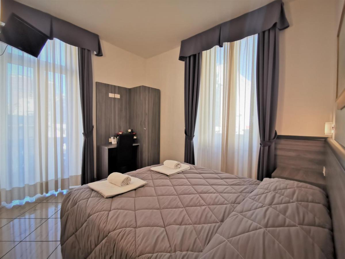 Hotel Brianza Milan Bagian luar foto