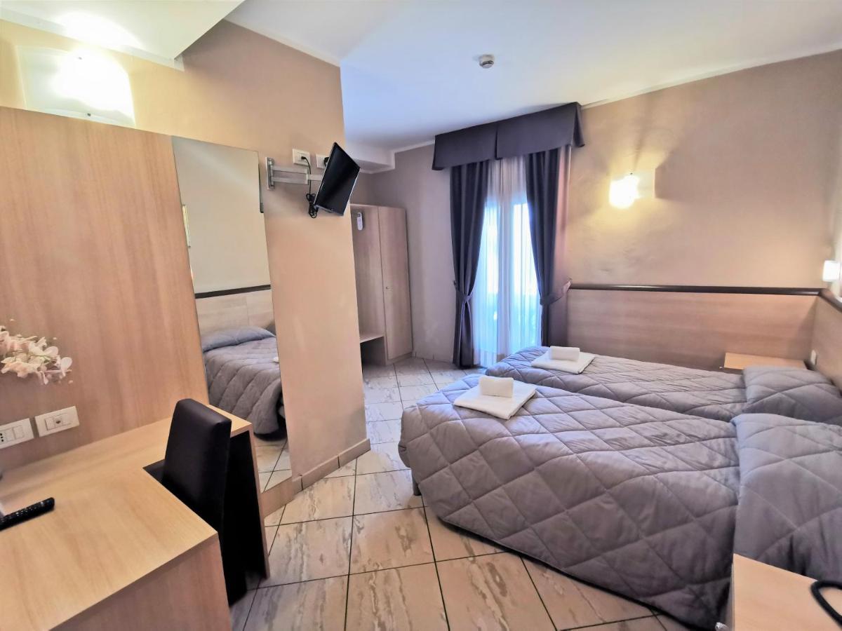 Hotel Brianza Milan Bagian luar foto