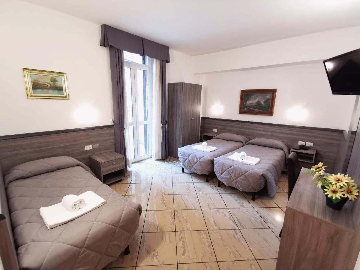 Hotel Brianza Milan Bagian luar foto